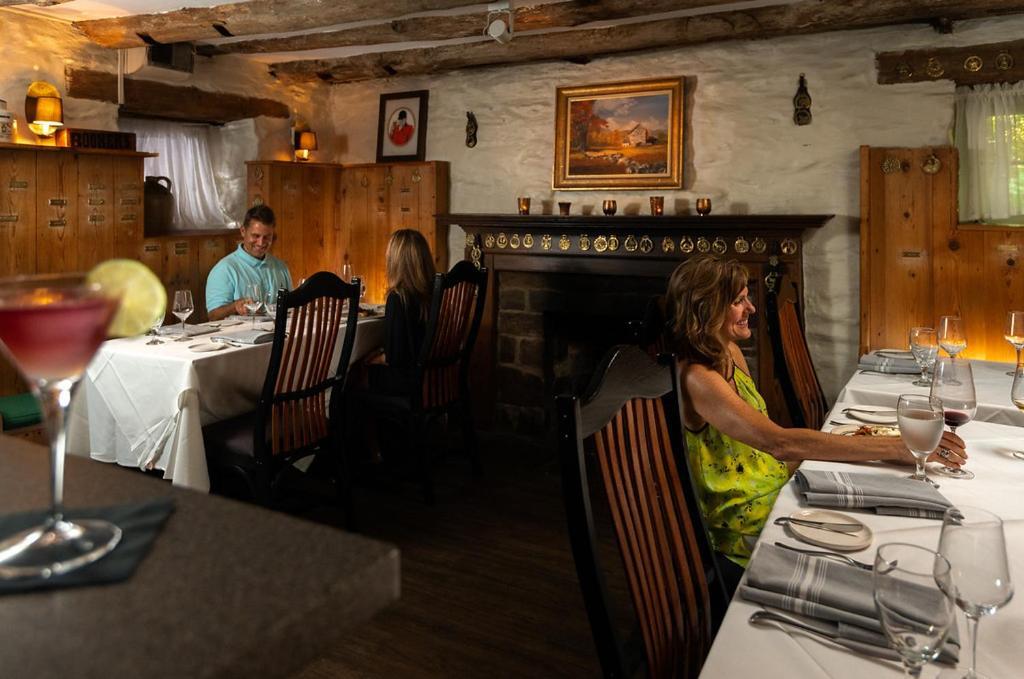 Ashby Inn & Restaurant Paris Eksteriør billede